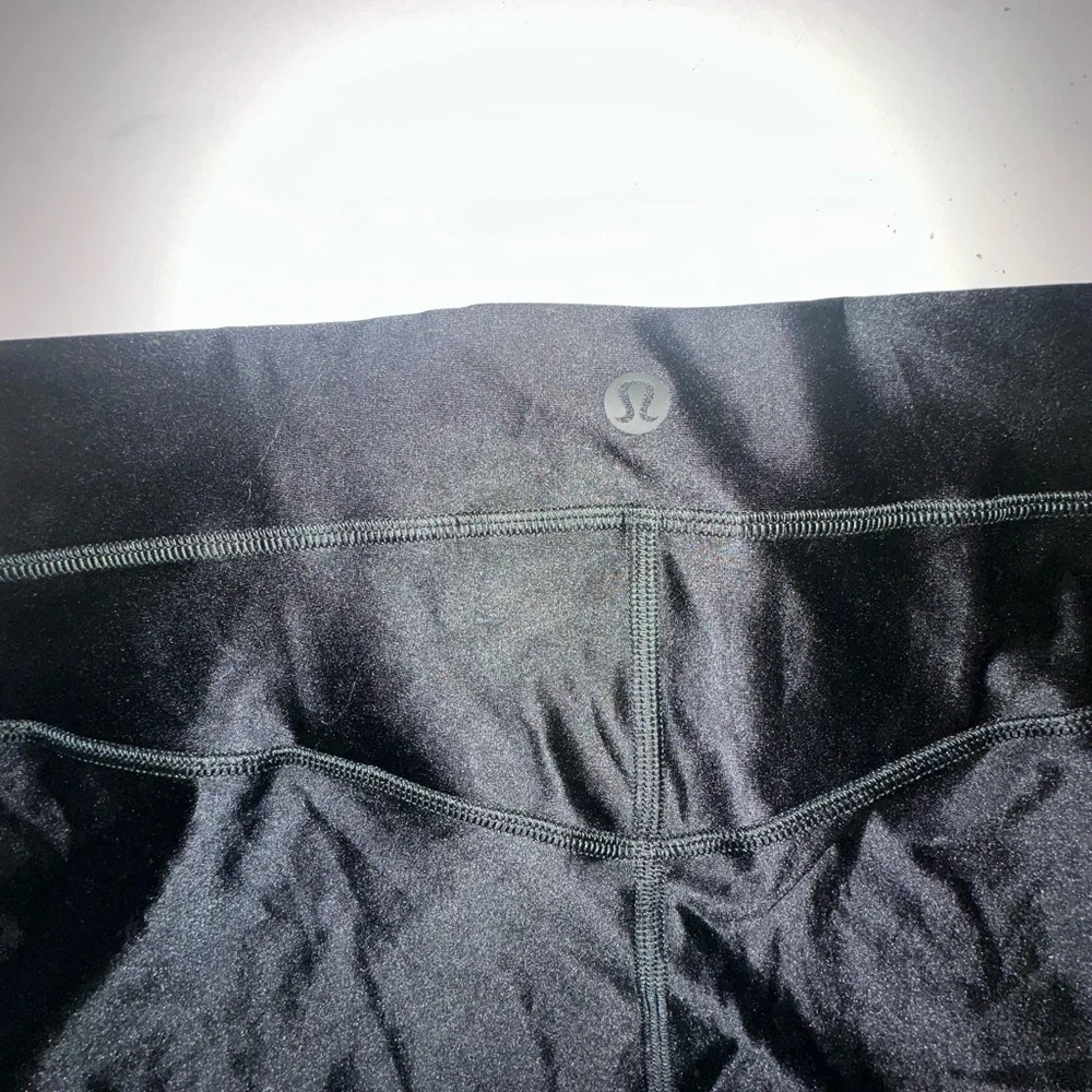 Lululemon Women's Black Spandex Biker Shorts Size 6 - Picture 3 of 3